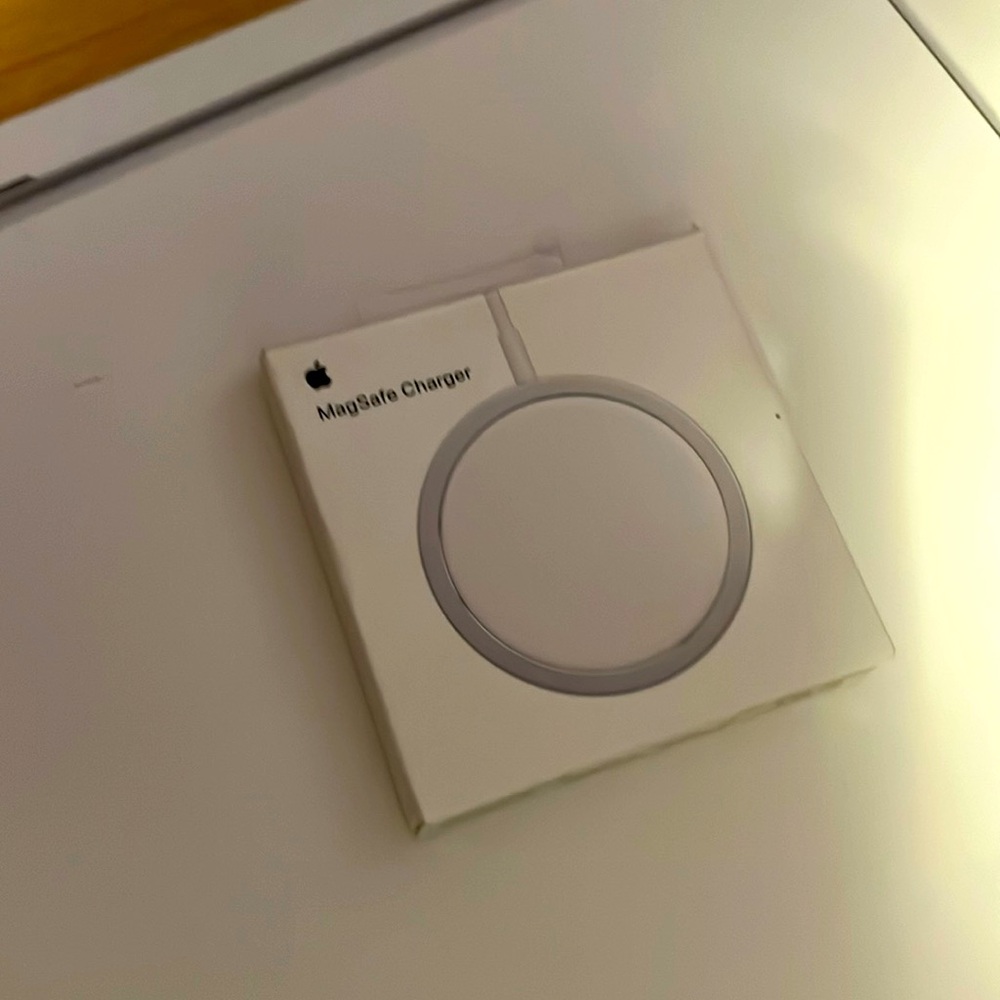 mega safe I phone  plate charger